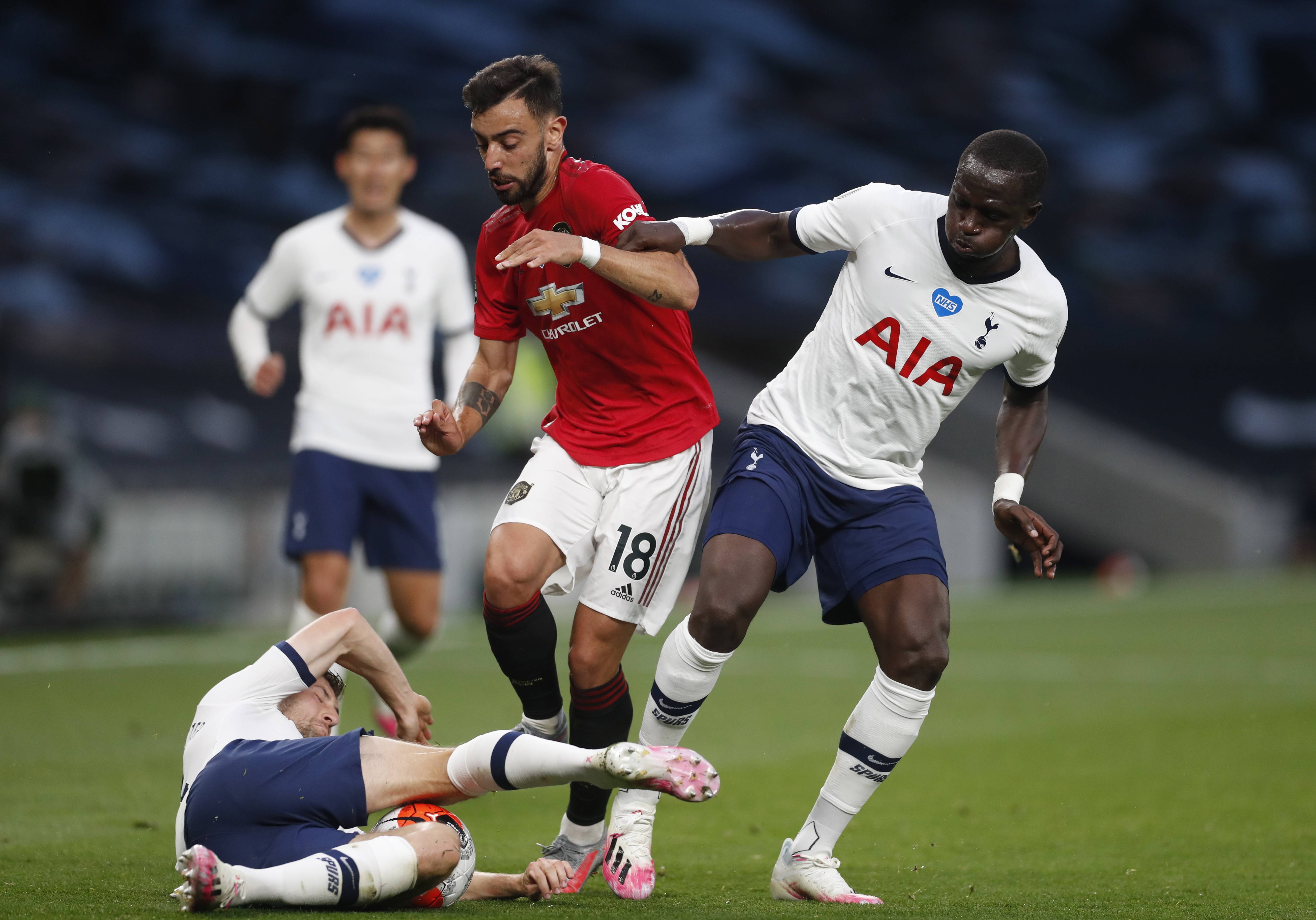 育的中场 育的中场