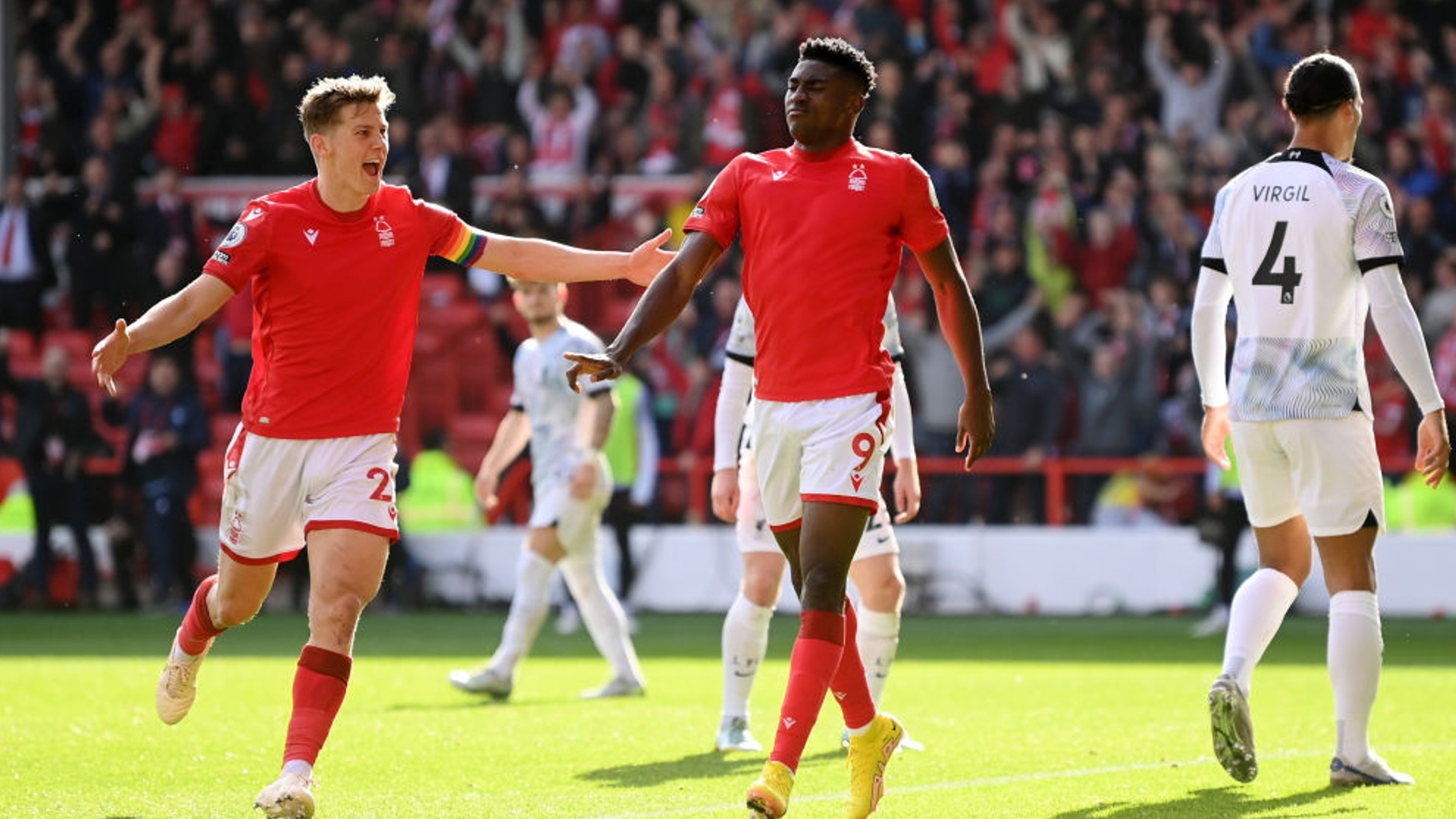 场德布劳内 场德布劳内